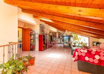 Soggiorno - Villa Bifamiliare Via Carlo Cattaneo
 
119, Francofonte - foto 18