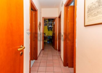 Hall / corridoio - Villa Bifamiliare Via Carlo Cattaneo
 
119, Francofonte - foto 19