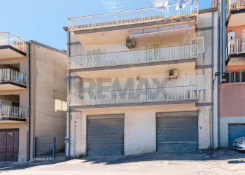 Edificio all\'aperto - Villa Bifamiliare Via Carlo Cattaneo
 
119, Francofonte - foto 36