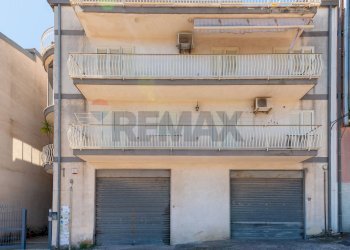 Edificio all\'aperto - Villa Bifamiliare Via Carlo Cattaneo
 
119, Francofonte - foto 40