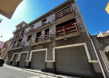 Edificio all\'aperto - Appartamento Via Nino Bixio
 
51-53, Carlentini - foto 1