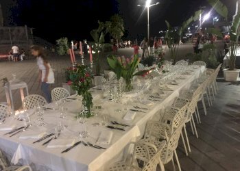 Sala da pranzo - Attività Commerciale Piazza Castello
 
17/18, Aci Castello - foto 2