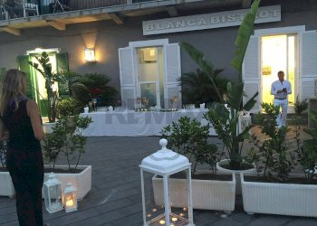 Terrazza - Attività Commerciale Piazza Castello
 
17/18, Aci Castello - foto 8