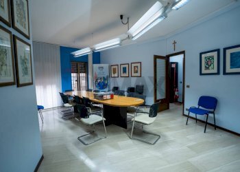 Ufficio - Quadrilocale via locatelli
 
13 d, Catania - foto 10