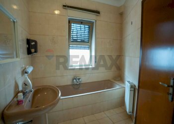 Bagno - Quadrilocale via locatelli
 
13 d, Catania - foto 16