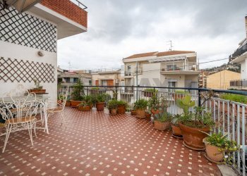 Terrazza - Appartamento Via Francesco Crispi
 
31, Aci Castello - foto 2