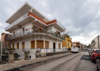 Edificio all\'aperto - Appartamento Via Francesco Crispi
 
31, Aci Castello - foto 4