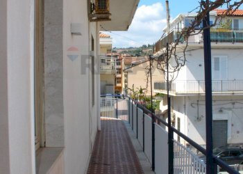 Balcone - Appartamento Via Francesco Crispi
 
31, Aci Castello - foto 7