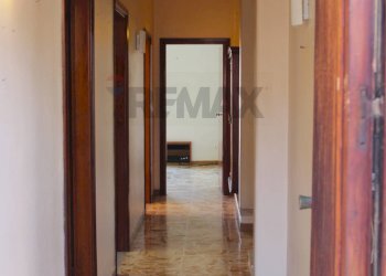 Hall / corridoio - Appartamento Via Francesco Crispi
 
31, Aci Castello - foto 11