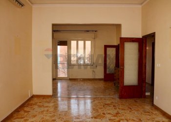 Stanza vuota - Appartamento Via Francesco Crispi
 
31, Aci Castello - foto 18