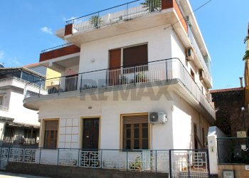 Edificio all\'aperto - Appartamento Via Francesco Crispi
 
31, Aci Castello - foto 22