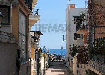 Edificio all\'aperto - Appartamento Via Francesco Crispi
 
31, Aci Castello - foto 23