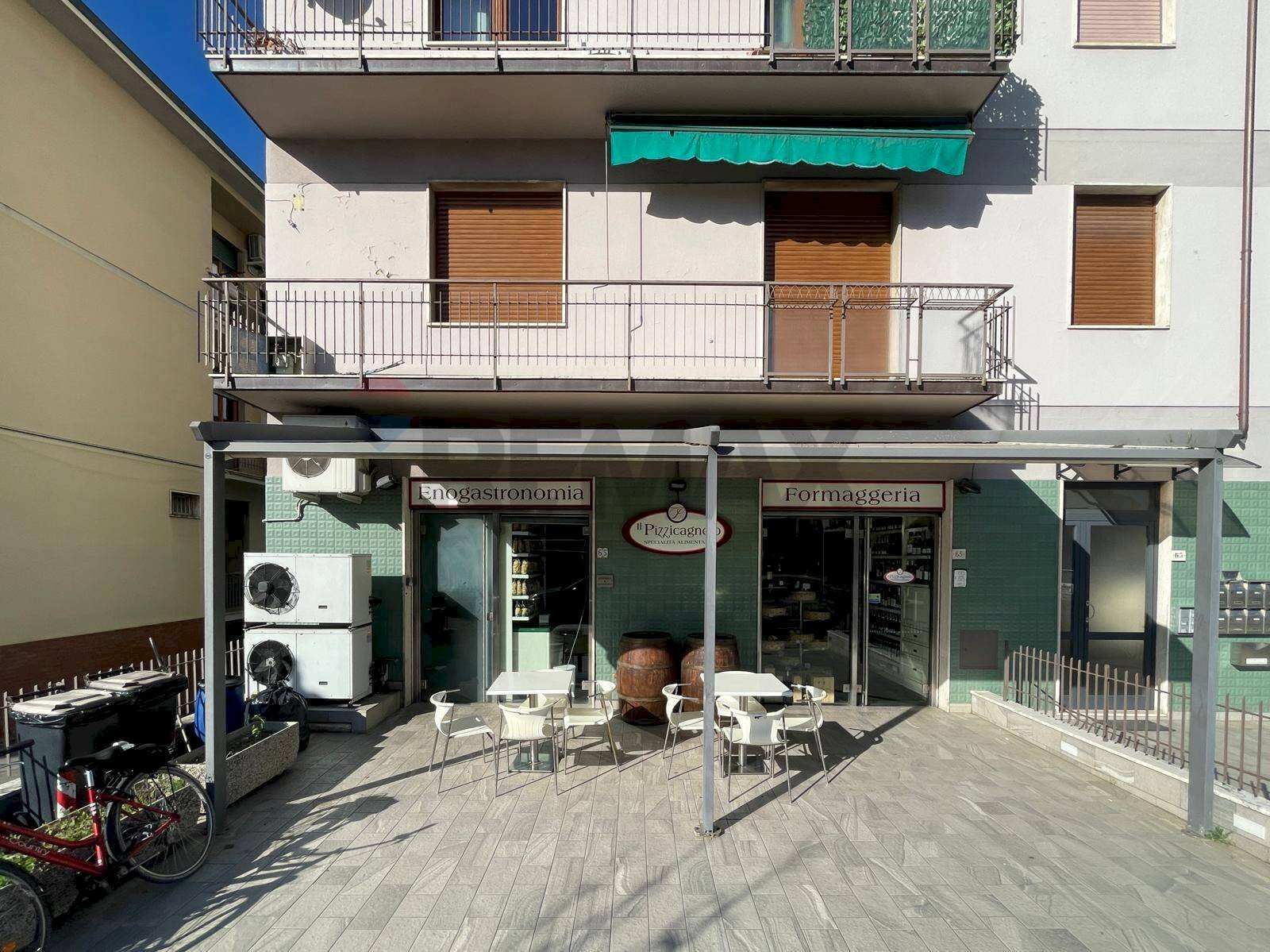 Edificio all\'aperto - Attività Commerciale viale Gramsci
 
65, San Giovanni Valdarno - foto 1