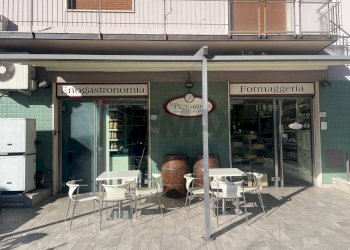 Edificio all\'aperto - Attività Commerciale viale Gramsci
 
65, San Giovanni Valdarno - foto 2