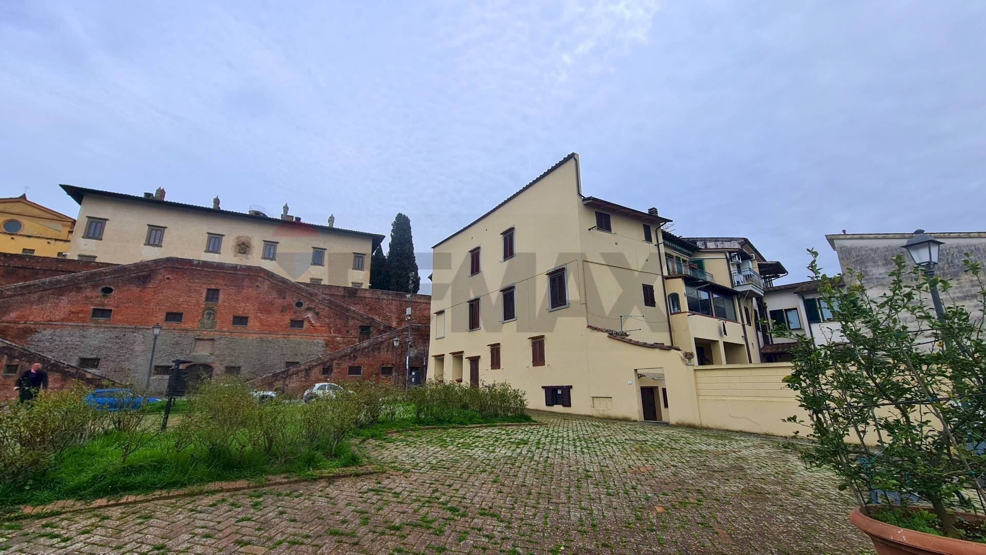 Vista  esterna - Three-room apartment VIA DELLA LIBERTA
 
63, Cerreto Guidi - photo 1