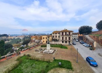 Vista  esterna - Three-room apartment VIA DELLA LIBERTA
 
63, Cerreto Guidi - photo 2