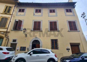 Vista  esterna - Three-room apartment VIA DELLA LIBERTA
 
63, Cerreto Guidi - photo 4