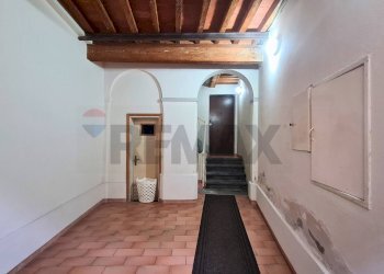 Corridoio  disimpegno - Three-room apartment VIA DELLA LIBERTA
 
63, Cerreto Guidi - photo 6