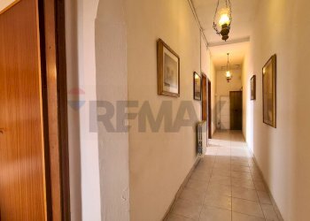 Hall / corridoio - Three-room apartment VIA DELLA LIBERTA
 
63, Cerreto Guidi - photo 25
