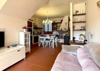 CUCINA SOGGIORNO - Casa semi indipendente Via Dianella
 
2D, Vinci - foto 3