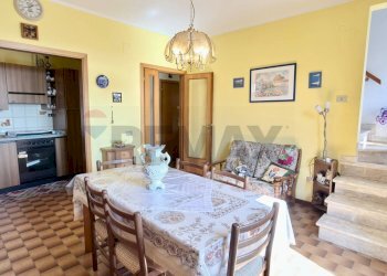 Sala da pranzo - Casa indipendente Via della Costa
 
23, Santa Maria a Monte - foto 19