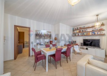 Sala da pranzo - Semi-detached house VIA QUARTARELLA
 
11A, Riano - photo 5