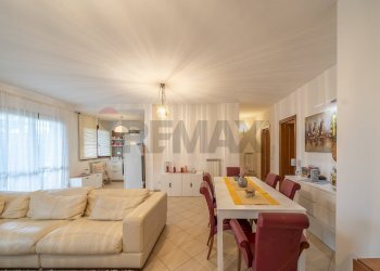 Sala da pranzo - Semi-detached house VIA QUARTARELLA
 
11A, Riano - photo 6
