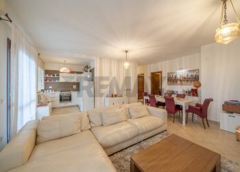 Sala da pranzo - Semi-detached house VIA QUARTARELLA
 
11A, Riano - photo 11