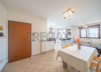 Sala da pranzo - Semi-detached house VIA QUARTARELLA
 
11A, Riano - photo 14