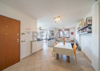 Sala da pranzo - Semi-detached house VIA QUARTARELLA
 
11A, Riano - photo 17