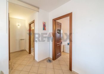 Hall / corridoio - Semi-detached house VIA QUARTARELLA
 
11A, Riano - photo 25