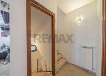 Hall / corridoio - Semi-detached house VIA QUARTARELLA
 
11A, Riano - photo 26