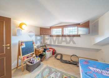 Camera / camera da letto - Semi-detached house VIA QUARTARELLA
 
11A, Riano - photo 45