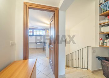 Hall / corridoio - Semi-detached house VIA QUARTARELLA
 
11A, Riano - photo 46