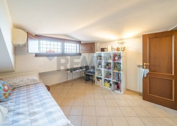 Camera / camera da letto - Semi-detached house VIA QUARTARELLA
 
11A, Riano - photo 48