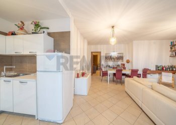 Sala da pranzo - Semi-detached house VIA QUARTARELLA
 
11A, Riano - photo 59