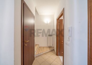 Hall / corridoio - Semi-detached house VIA QUARTARELLA
 
11A, Riano - photo 60