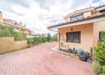 Terrazza - Semi-detached house VIA QUARTARELLA
 
11A, Riano - photo 76