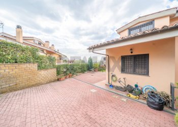 Terrazza - Semi-detached house VIA QUARTARELLA
 
11A, Riano - photo 78