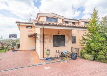 Casa all\'aperto - Semi-detached house VIA QUARTARELLA
 
11A, Riano - photo 80