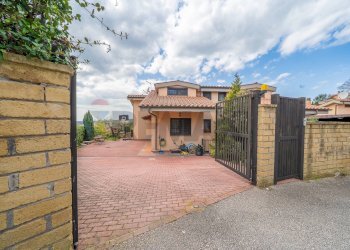 Casa all\'aperto - Semi-detached house VIA QUARTARELLA
 
11A, Riano - photo 88