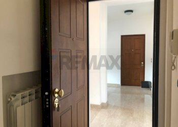 Hall / corridoio - Three-room apartment Via Del Sodo
 
13, Magione - photo 14