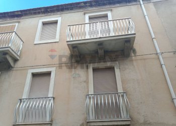 Edificio all\'aperto - Castello Via Mario Rapisardi
 
54, Ragusa - foto 1