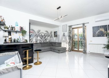 Soggiorno - Casa semi indipendente Via Etnea
 
423, Gravina di Catania - foto 1