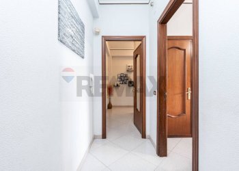 Hall / corridoio - Casa semi indipendente Via Etnea
 
423, Gravina di Catania - foto 11