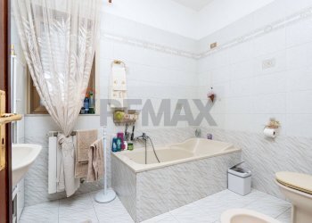 Bagno - Casa semi indipendente Via Etnea
 
423, Gravina di Catania - foto 16