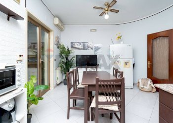 Sala da pranzo - Casa semi indipendente Via Etnea
 
423, Gravina di Catania - foto 26