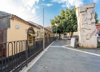 Edificio all\'aperto - Casa semi indipendente Via Etnea
 
423, Gravina di Catania - foto 38