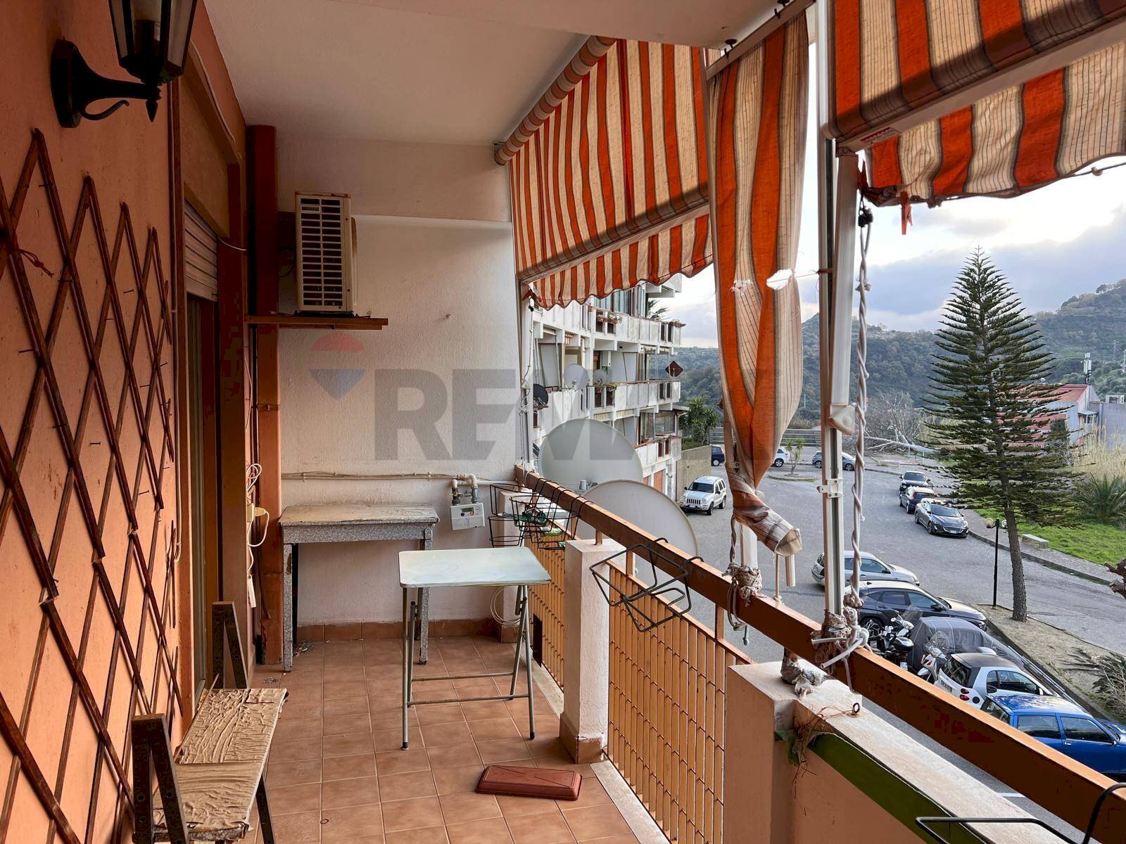 Balcone - Bilocale Via Ernesto Cianciolo
45, Messina - foto 2