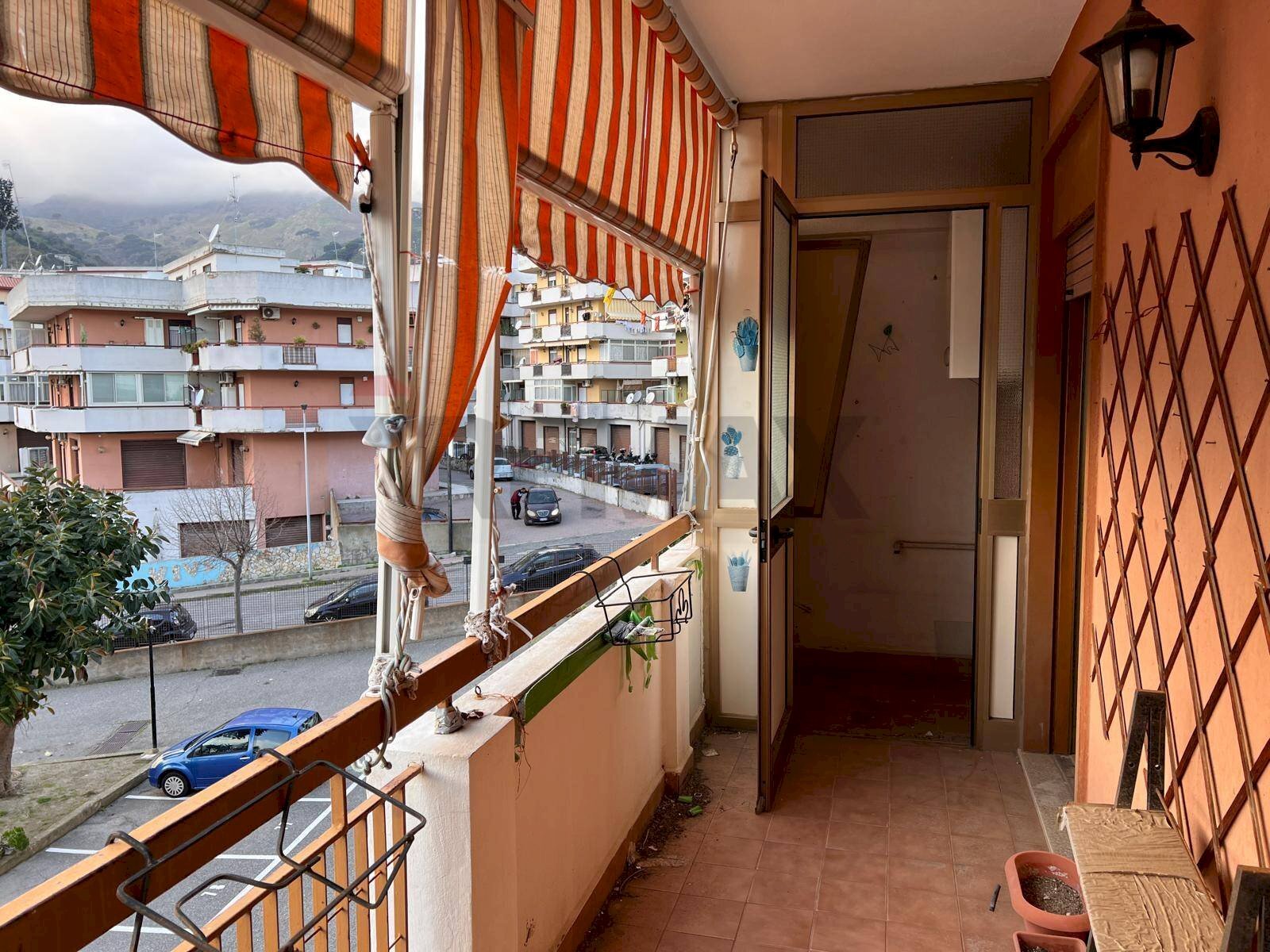 Balcone - Bilocale Via Ernesto Cianciolo
45, Messina - foto 3